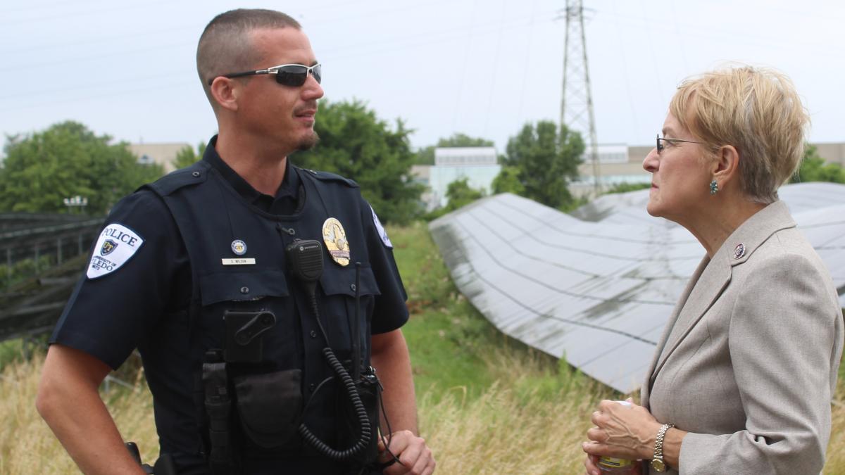 Rep. Kaptur with police officer