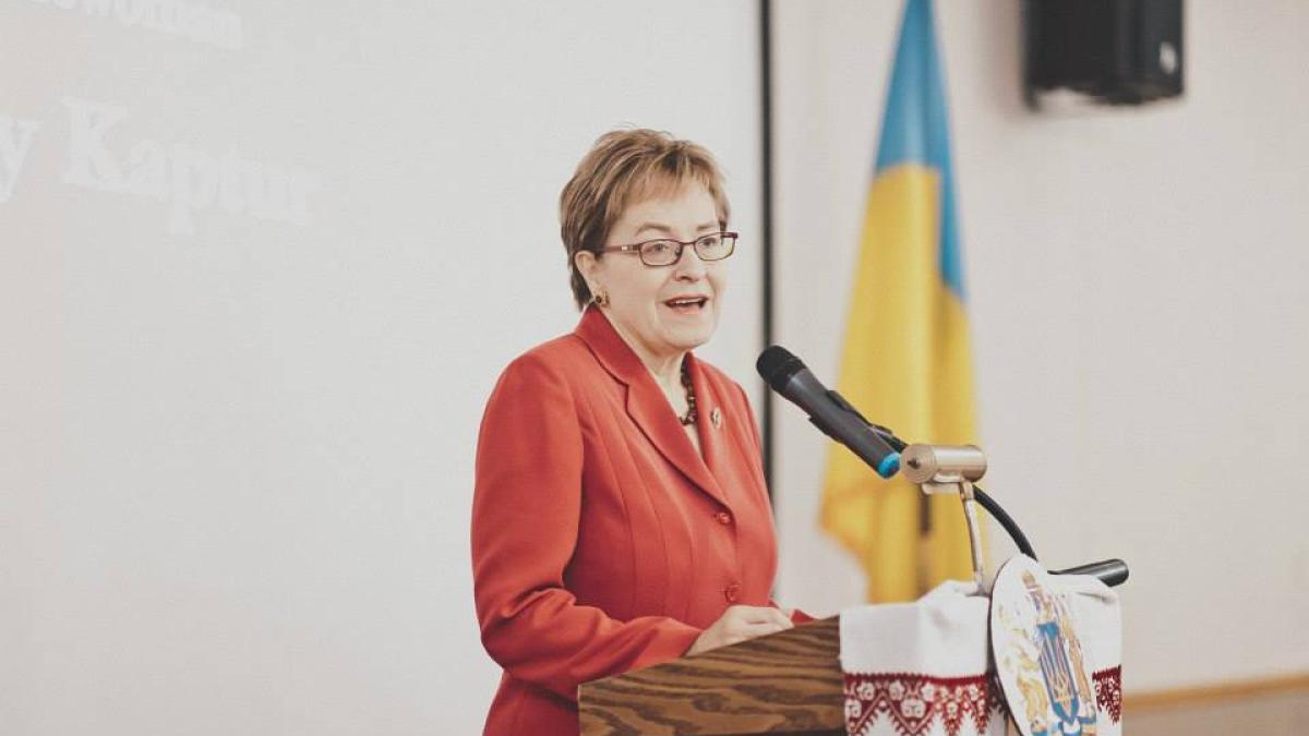 Kaptur speaking at Ukraine Congress Committee of America IL division.jpg